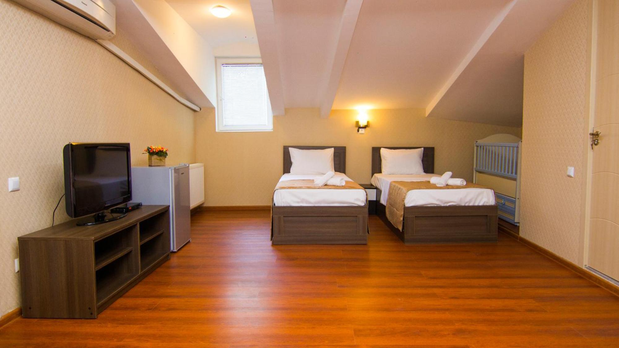 Hotel Care Inn Tbilisi Exterior photo