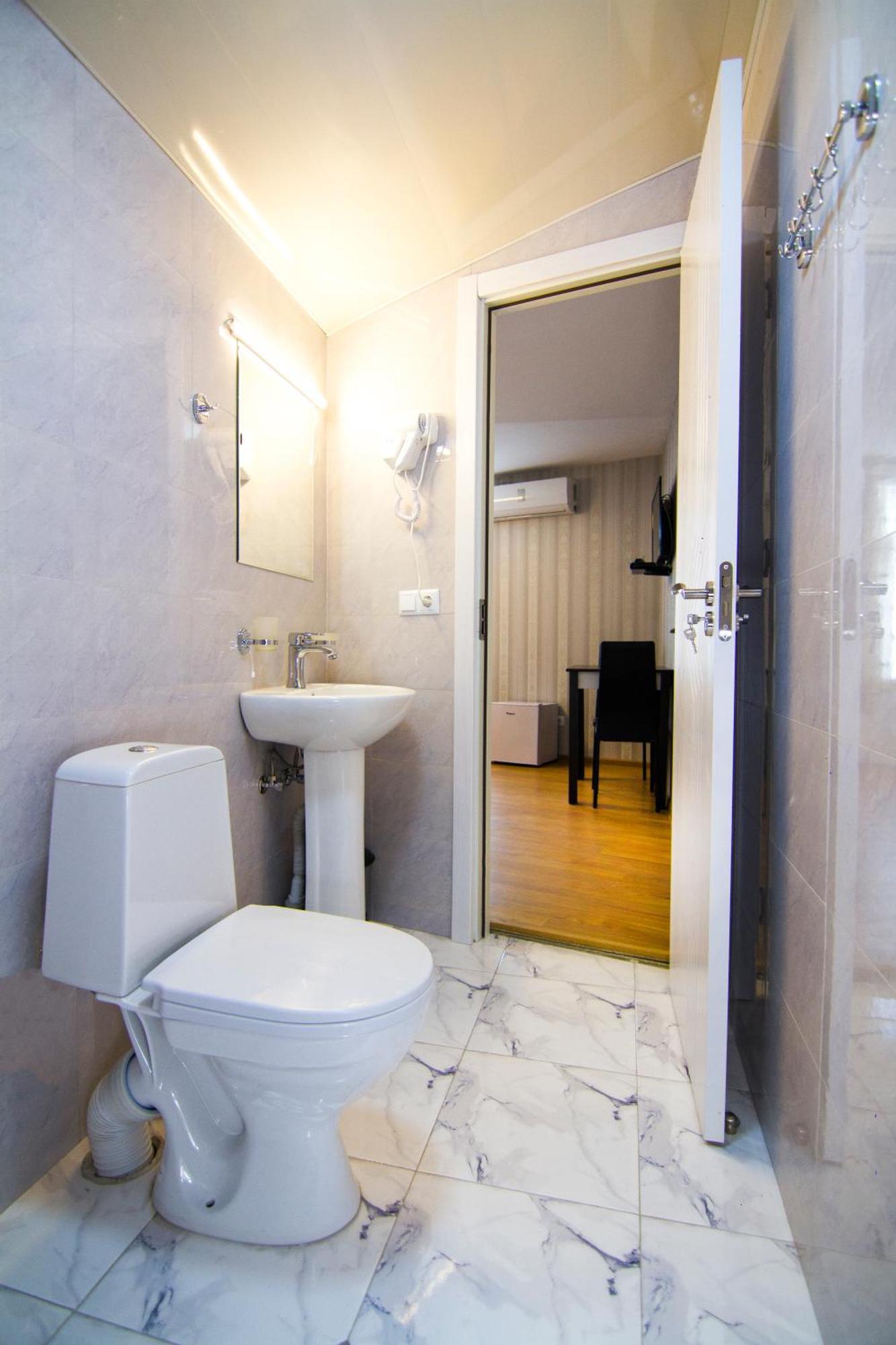 Hotel Care Inn Tbilisi Exterior photo